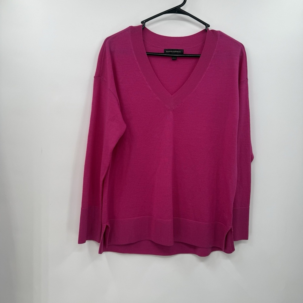 Banana Republic Ladies' Merino Wool‎ V-Neck Sweater Pink SIZE Small